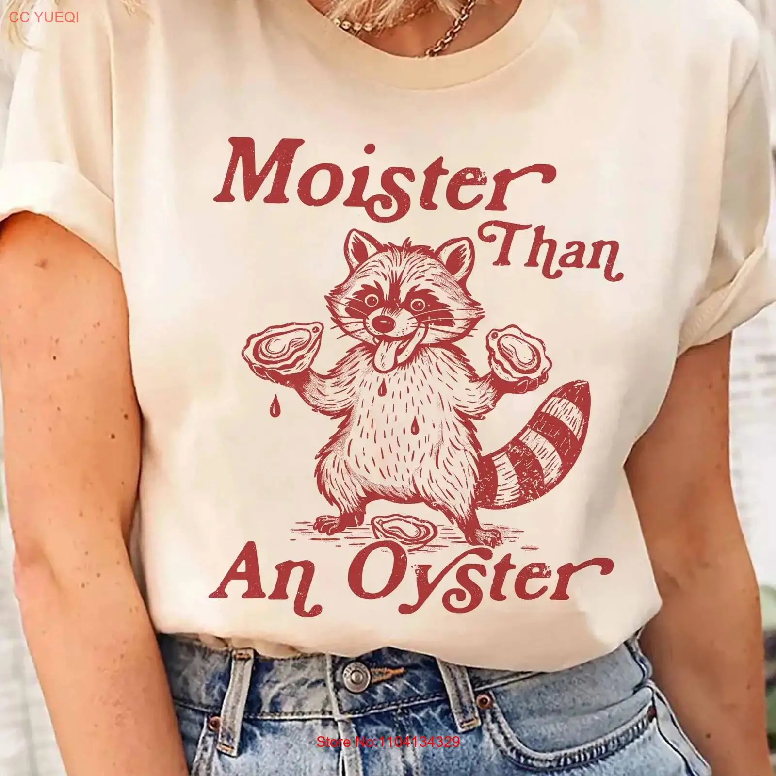 Quirky Vintage Fashion - تي شيرت Moister Than An Oyster