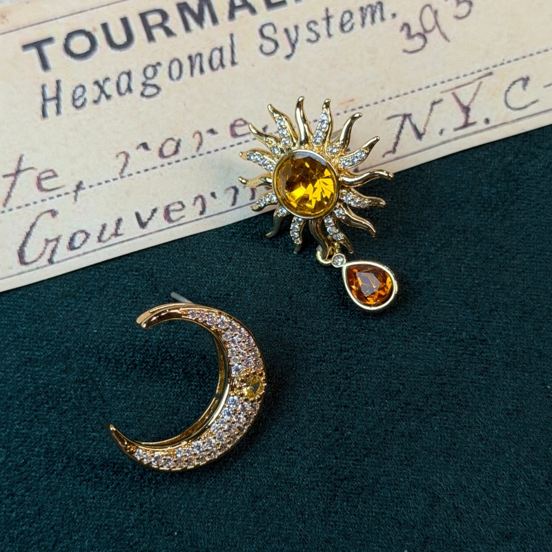 Vintage Fashion Jewelry Brands - أقراط كريستال صفراء عتيقة الطراز على