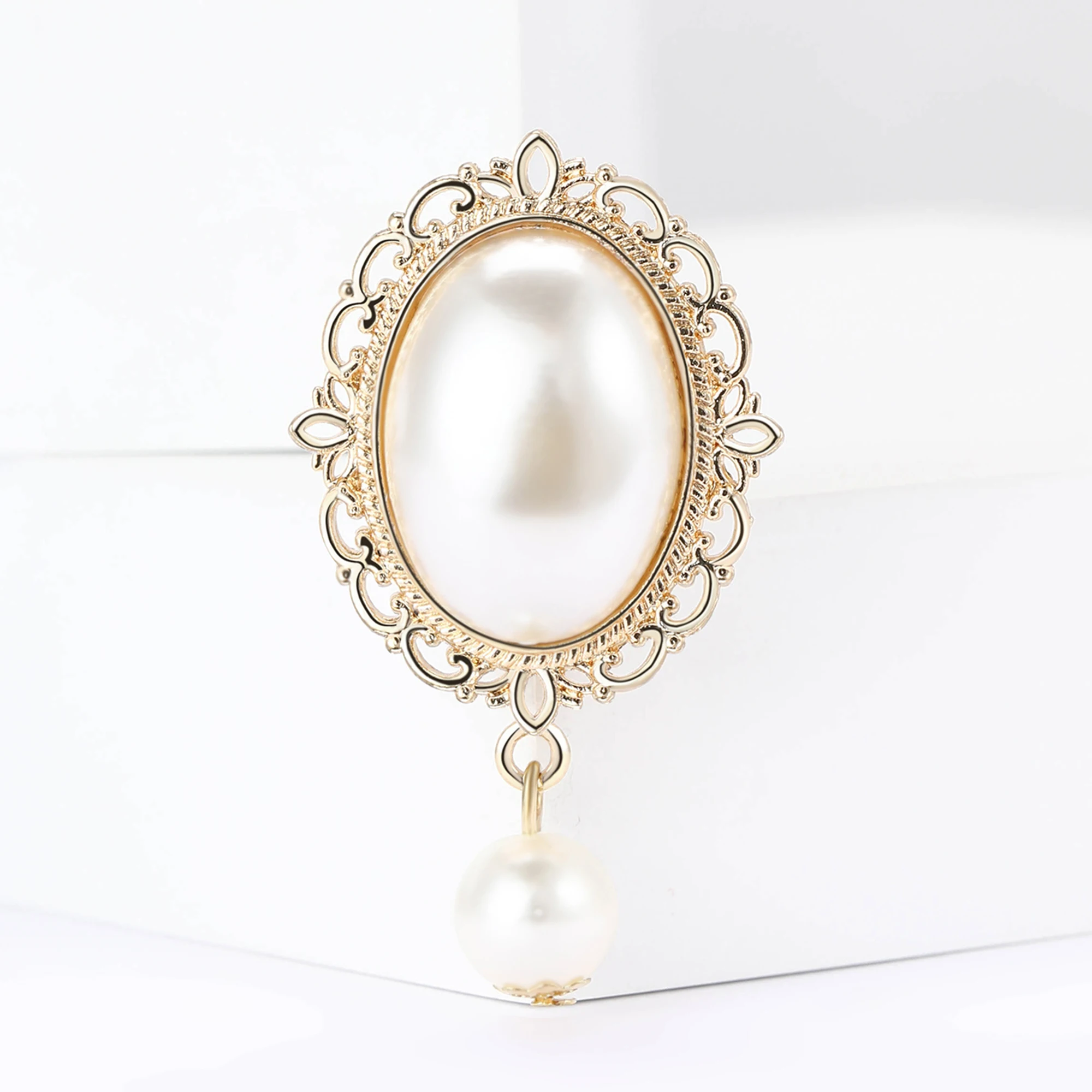 خمر اللؤلؤ البيضاوي الباروك دب - مراجعة Vintage Fashion Events وسعره